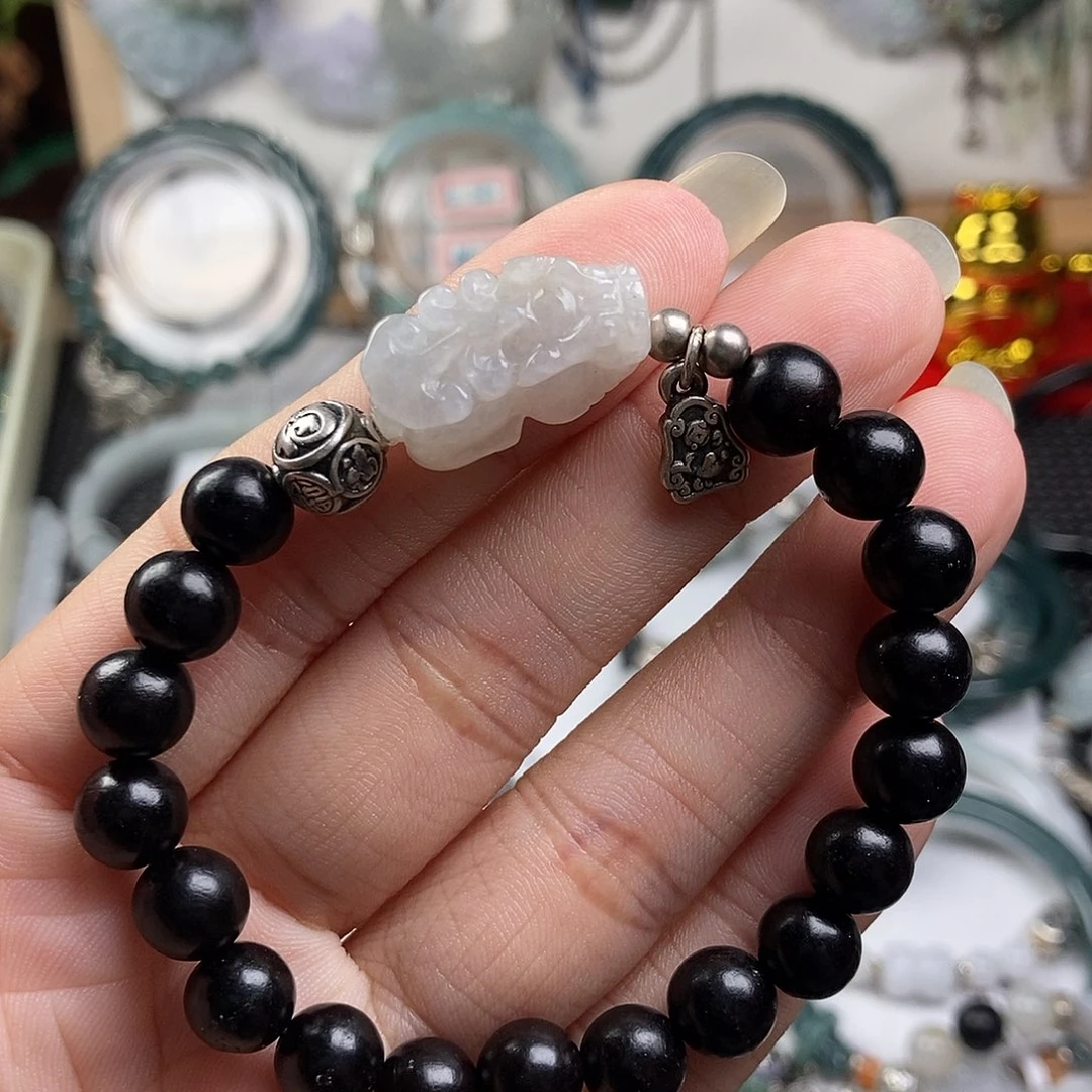 翡翠未镶嵌吊坠(赠链)