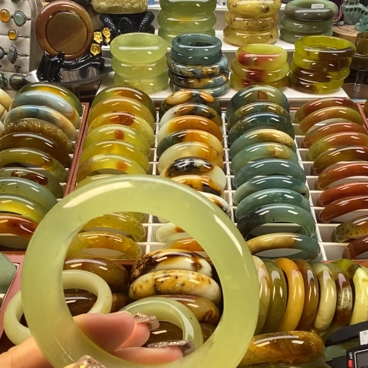 Y***蛇纹石玉未镶嵌手镯56加