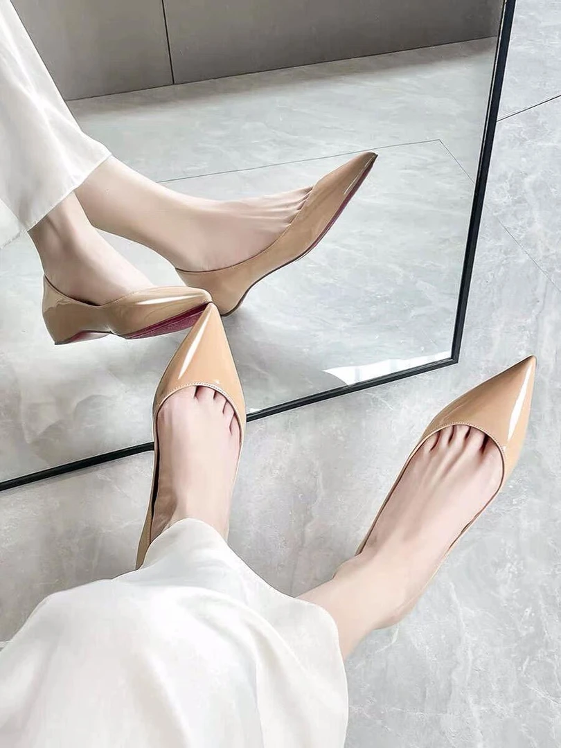 【现货】内增高尖头红底平底鞋2025新款裸色露趾法式浅口百搭单鞋女