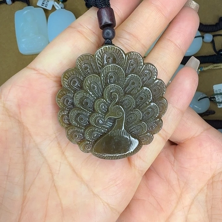 和田玉未镶嵌吊坠(赠链)