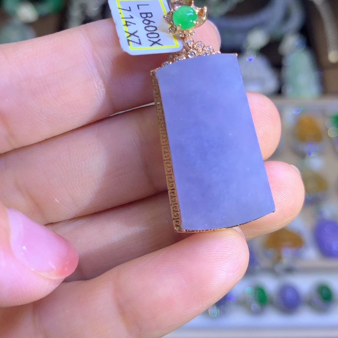 翡翠18K金镶嵌颈饰翡翠