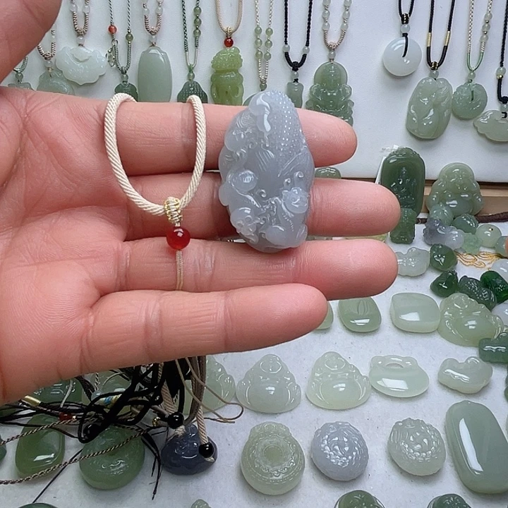 和田玉未镶嵌颈饰