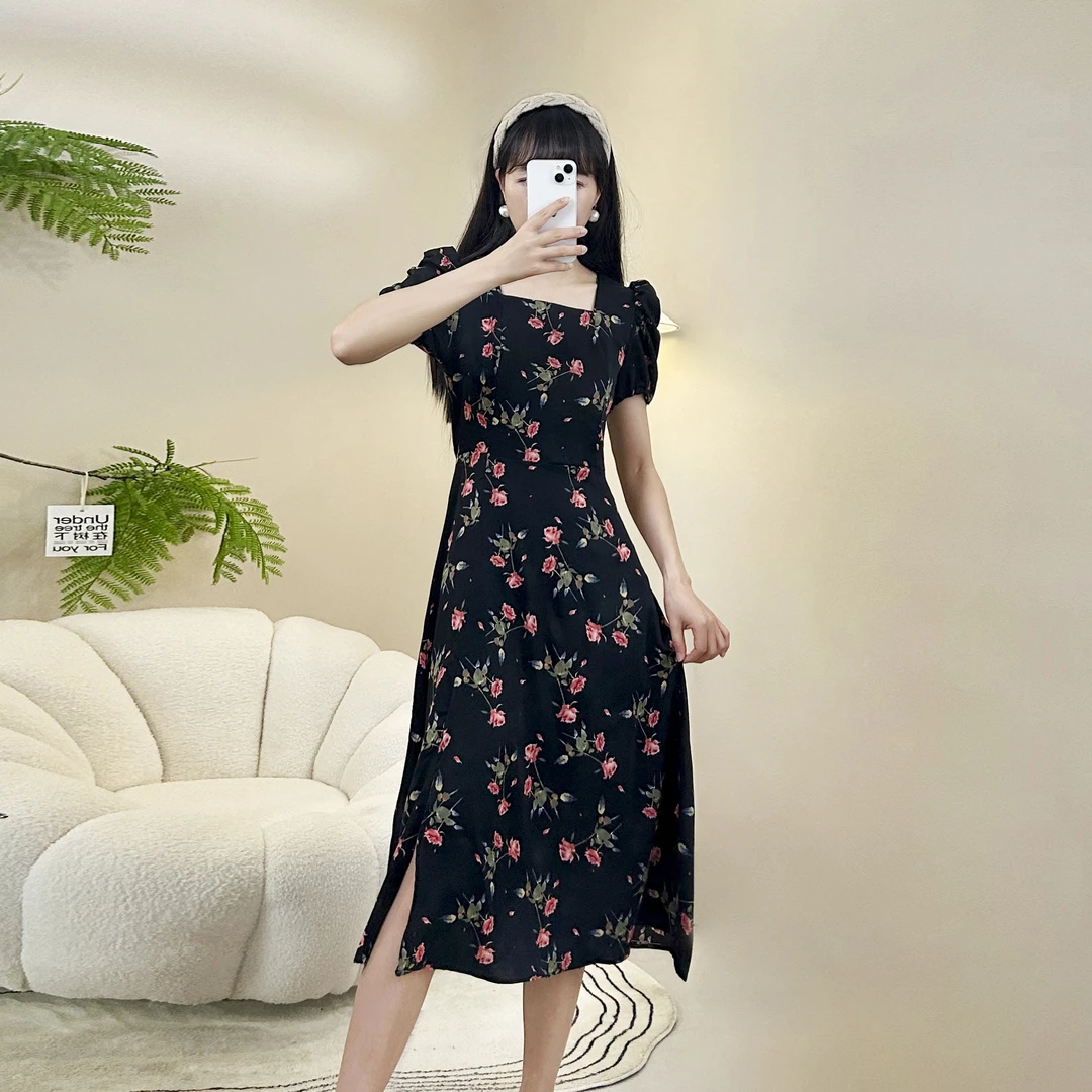 2025新款方领泡泡袖夏季法式显瘦连衣裙碎花裙子气质收腰长裙韩版