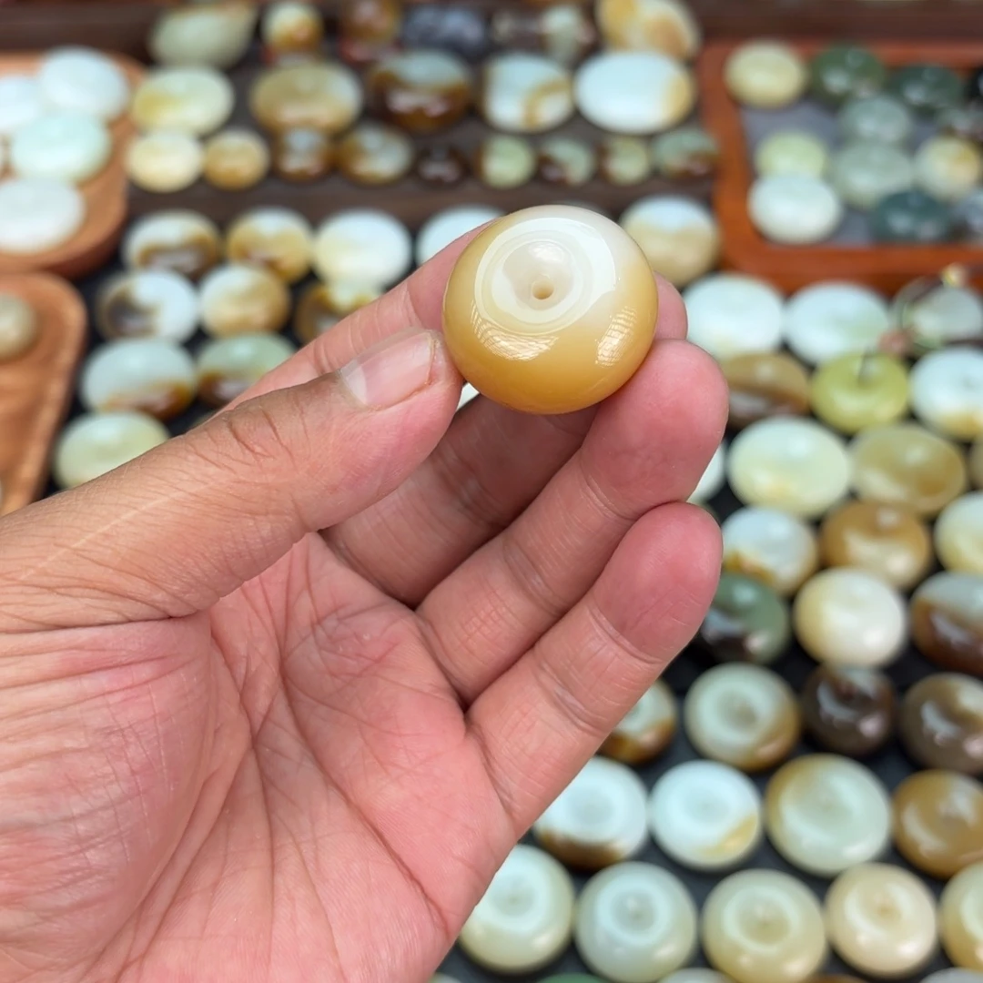 和田玉未镶嵌颈饰水****4