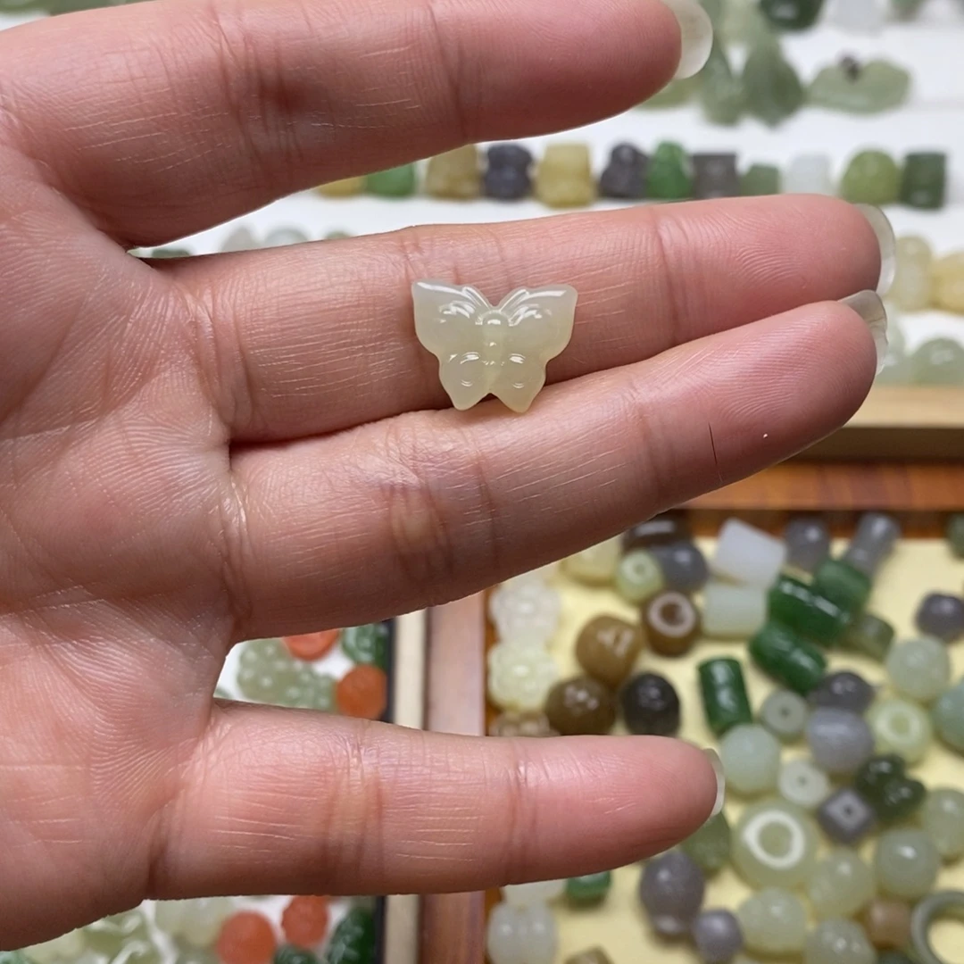 南红玛瑙未镶嵌颈饰