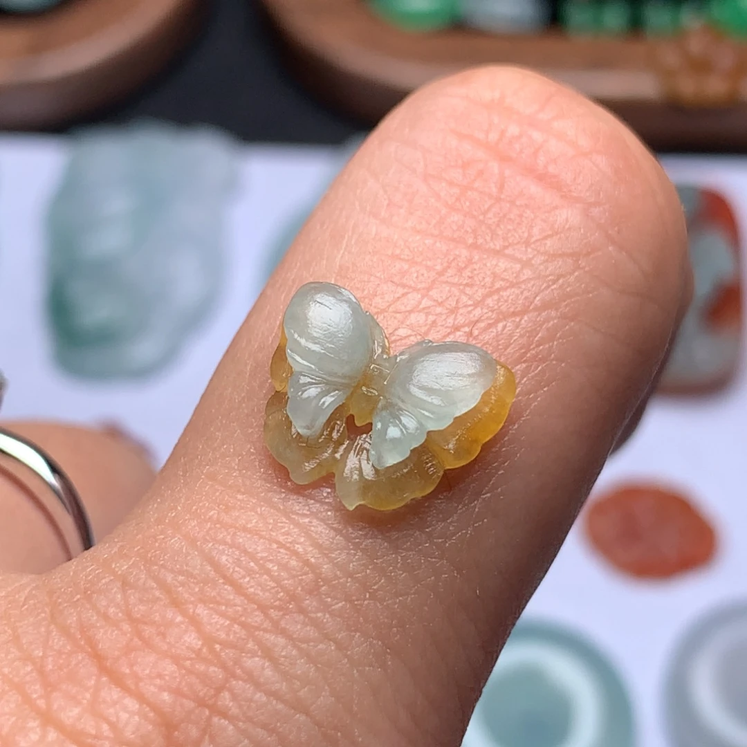 未镶嵌定制翡翠蝴蝶
