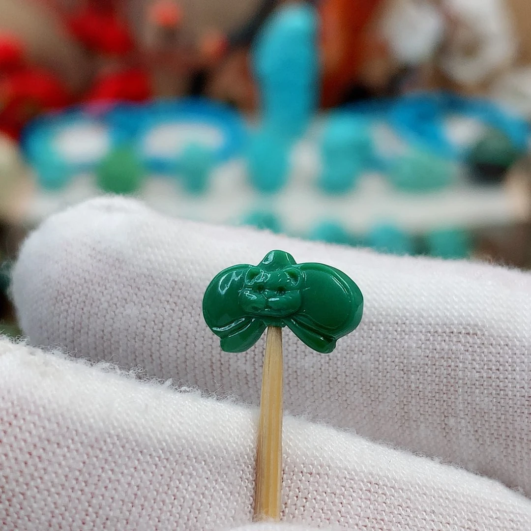 绿松石未镶嵌珠宝奇石