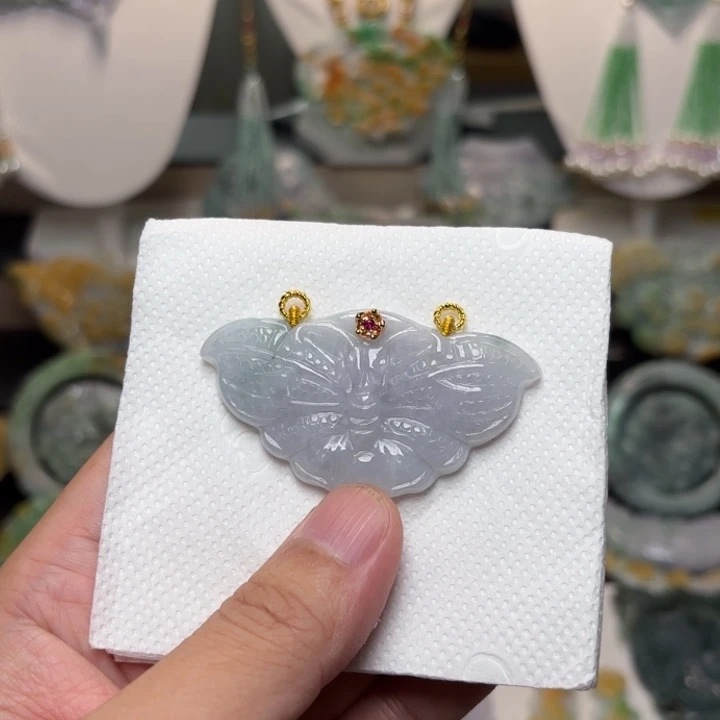 翡翠未镶嵌颈饰吊坠