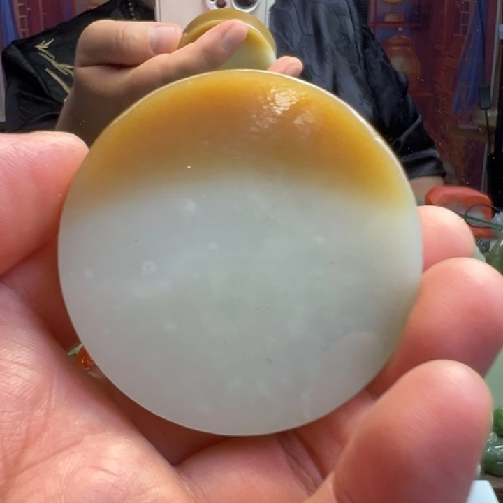 颈饰未镶嵌和田玉（糖玉）手镯心可以雕刻