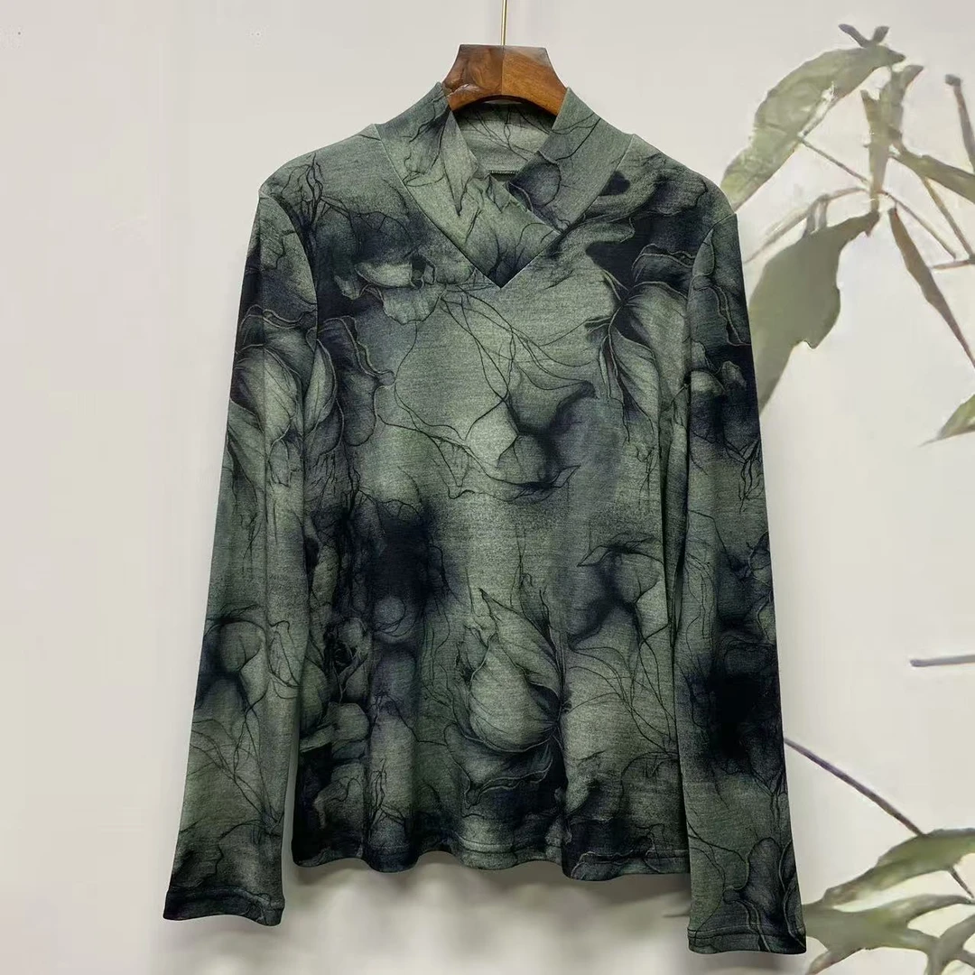 知羽.香云 2025秋冬100绵羊毛V形领百搭显瘦上衣亲肤保暖ZYW5290