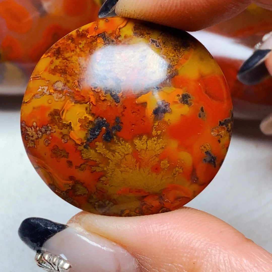 三***川玛瑙/玉髓未镶嵌颈饰