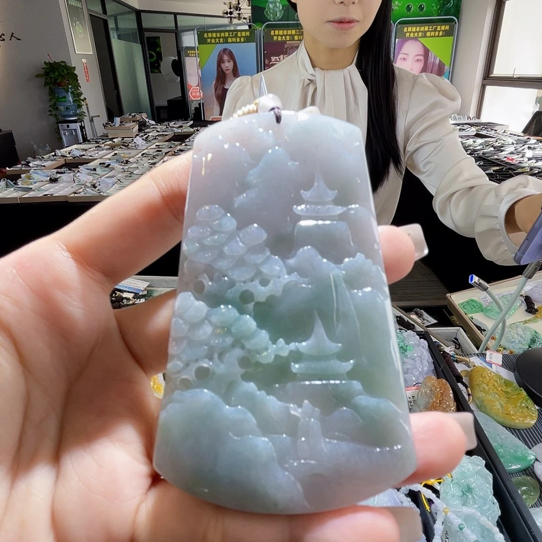 颈饰未镶嵌翡翠一个