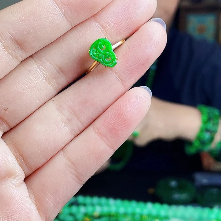 翡翠银S925镶嵌颈饰多样性