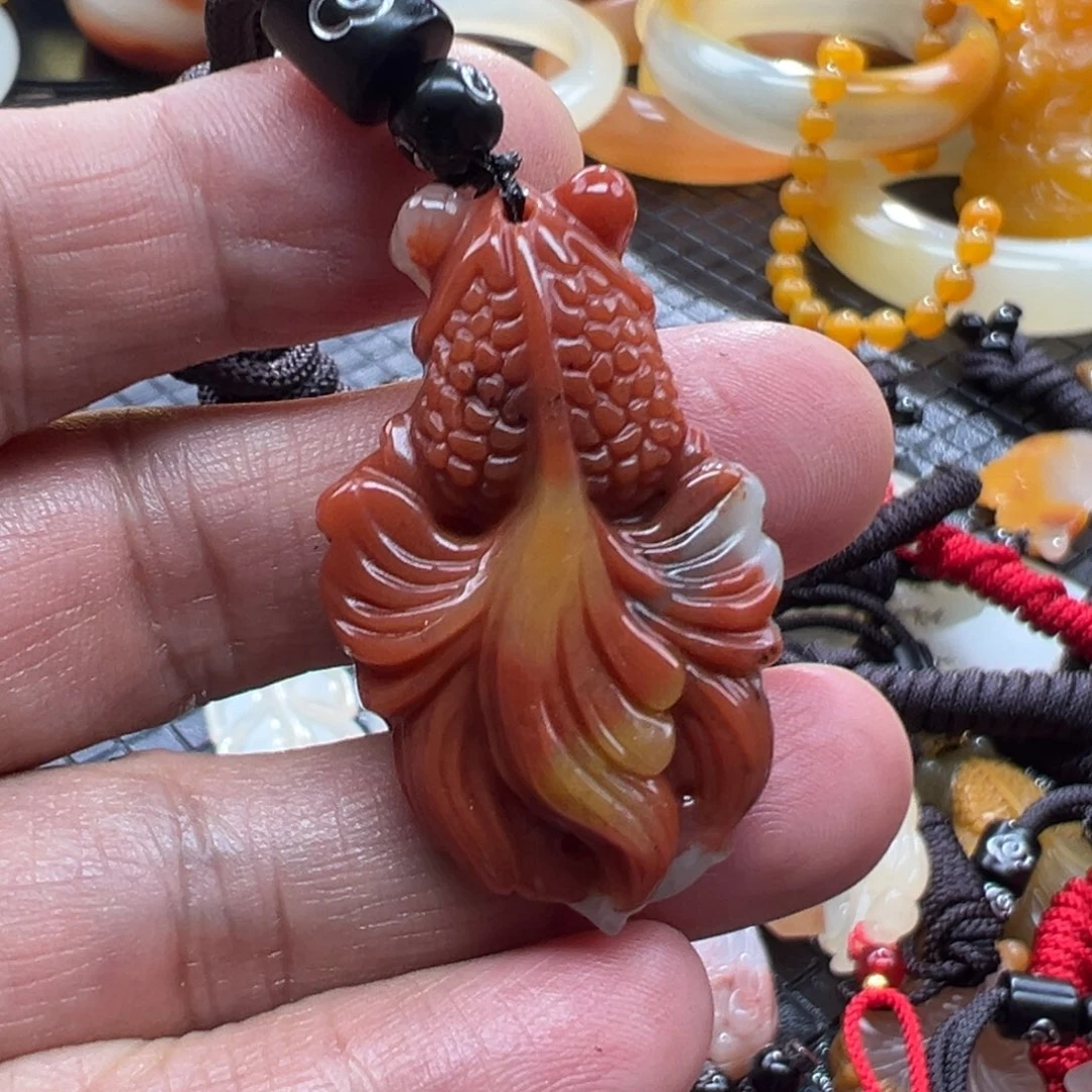 石英质玉未镶嵌颈饰
