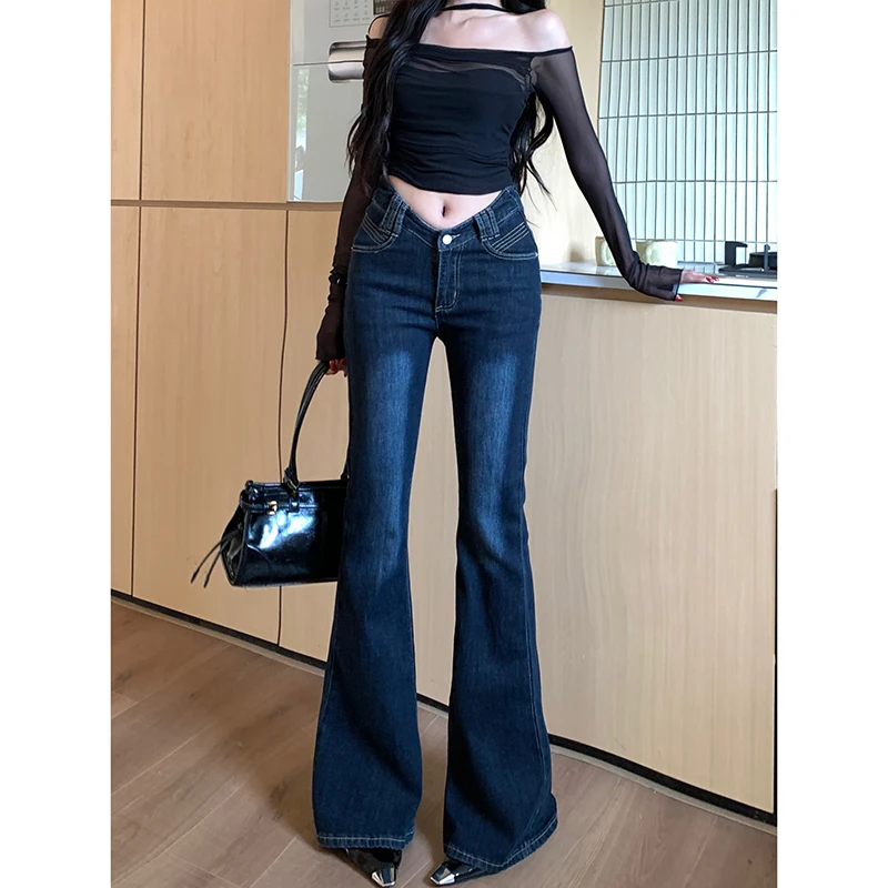 V型低腰性感微喇牛仔裤女2025冬季新款收腰弹力修身显瘦包臀长裤