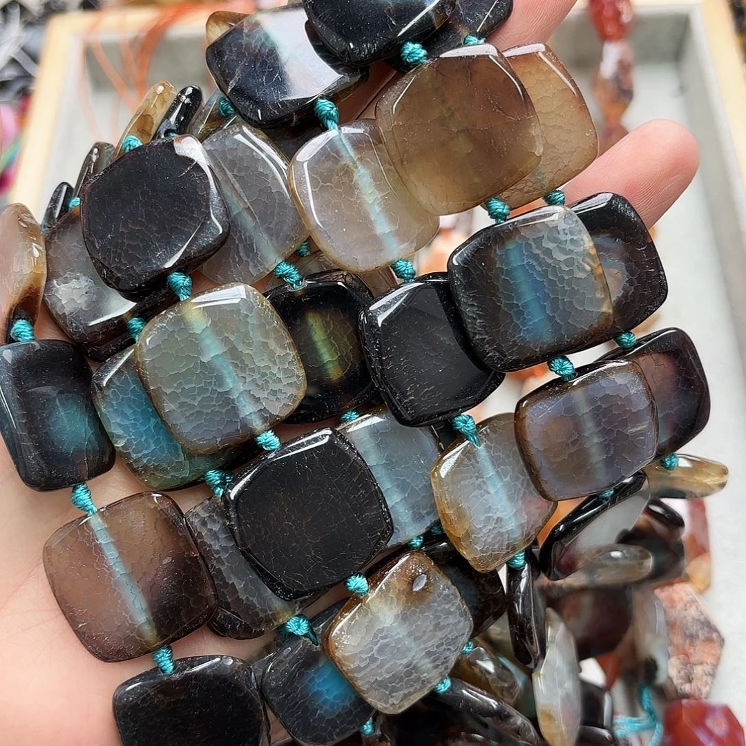 玛瑙/玉髓未镶嵌珠宝半成品卡25黑蓝龙纹方片一条