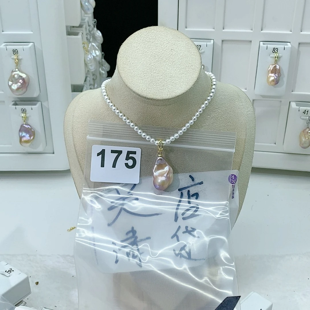 淡水珍珠颈饰合金