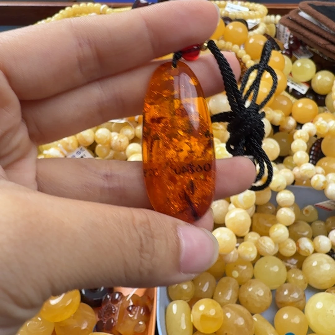 未镶嵌琥珀珠宝奇石
