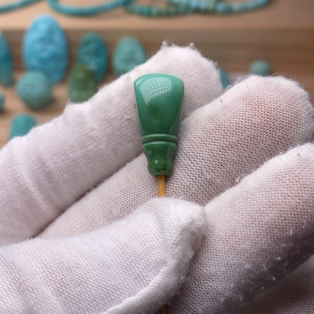 绿松石未镶嵌挂件