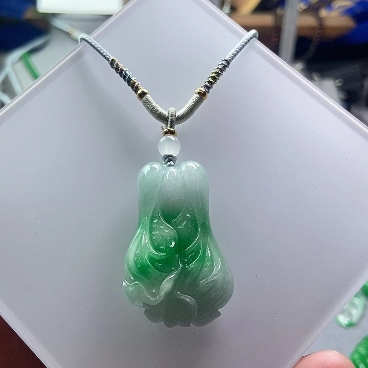 吊坠(赠链)未镶嵌翡翠