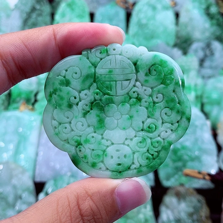 吊坠(不含链)未镶嵌翡翠