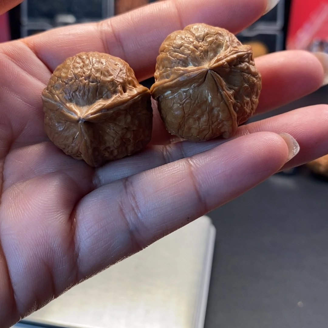 把件文玩核桃小三棱38