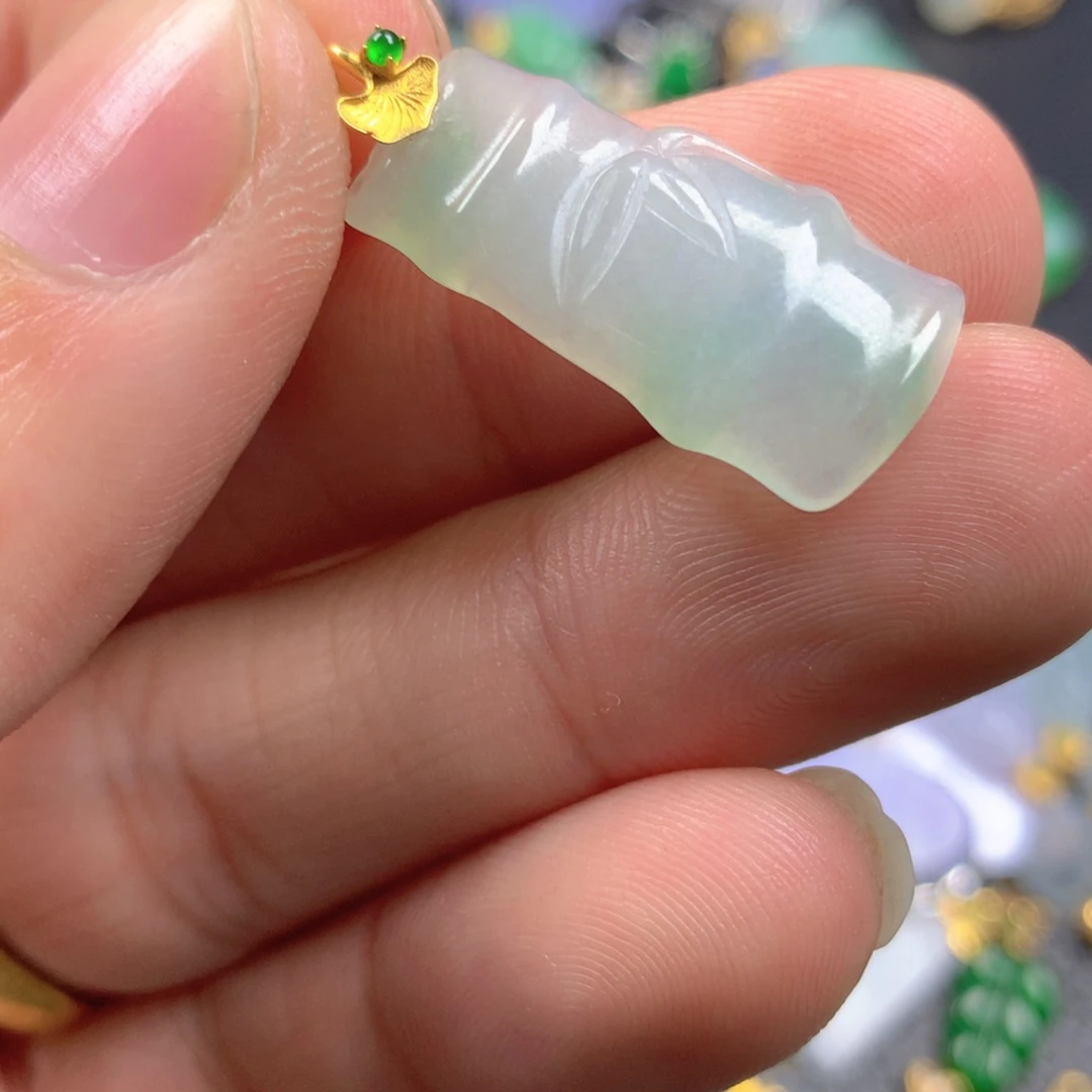 【闪购商品】翡翠颈饰18K金镶嵌翡翠