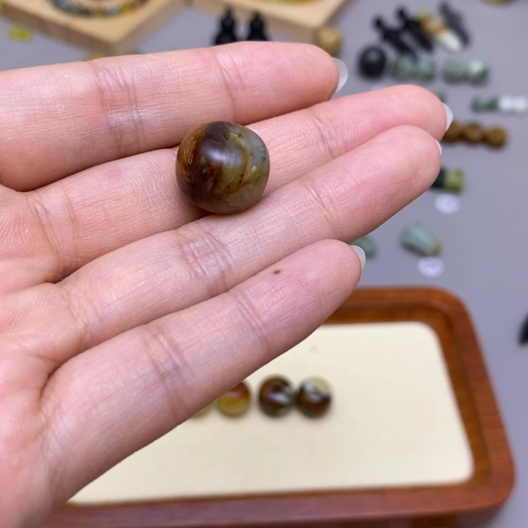病***毒未镶嵌蛇纹石玉配饰