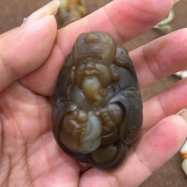 未镶嵌和田玉（糖玉）挂件
