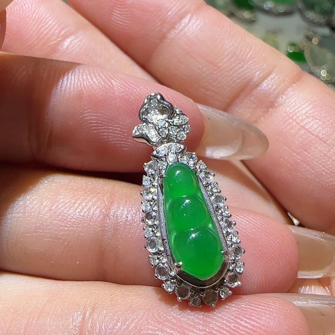 【闪购商品】翡翠18K金镶嵌颈饰天然