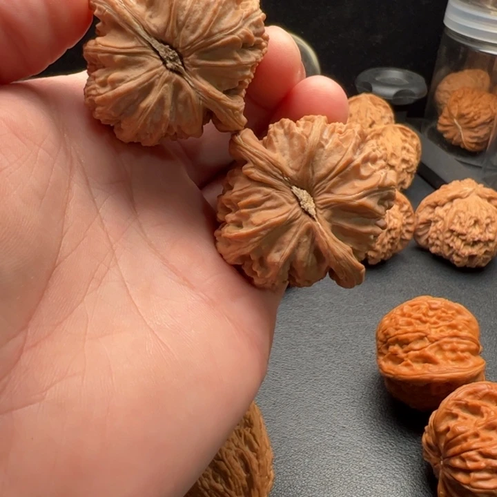 把件文玩核桃43球白