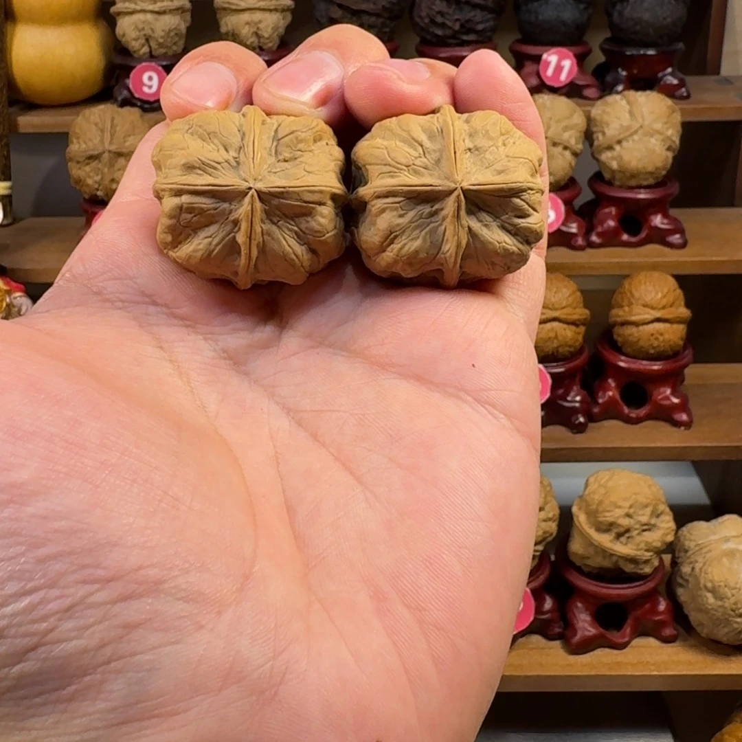G***_核桃铁核桃把件肌肉尊炸四