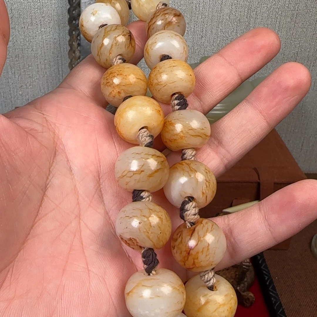 羽***飞非常精美的脖挂件