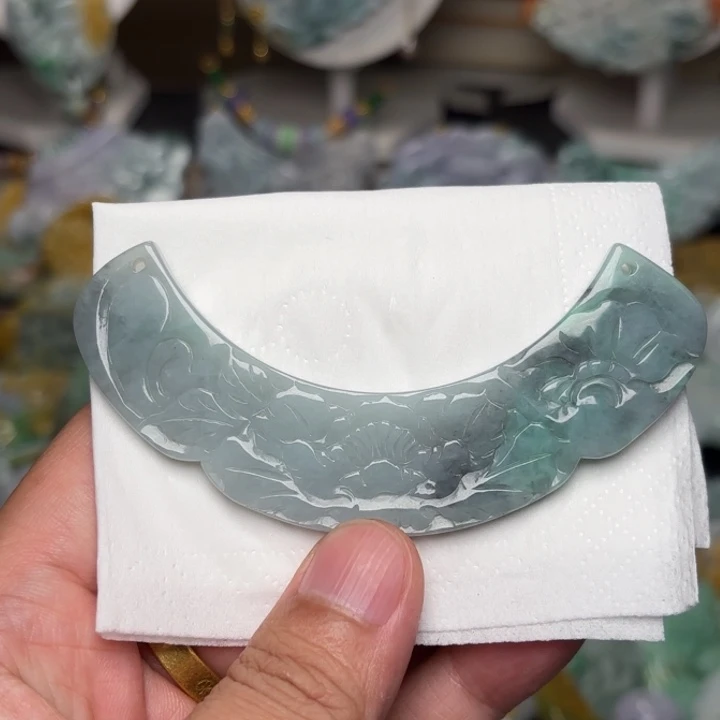 翡翠未镶嵌颈饰吊坠