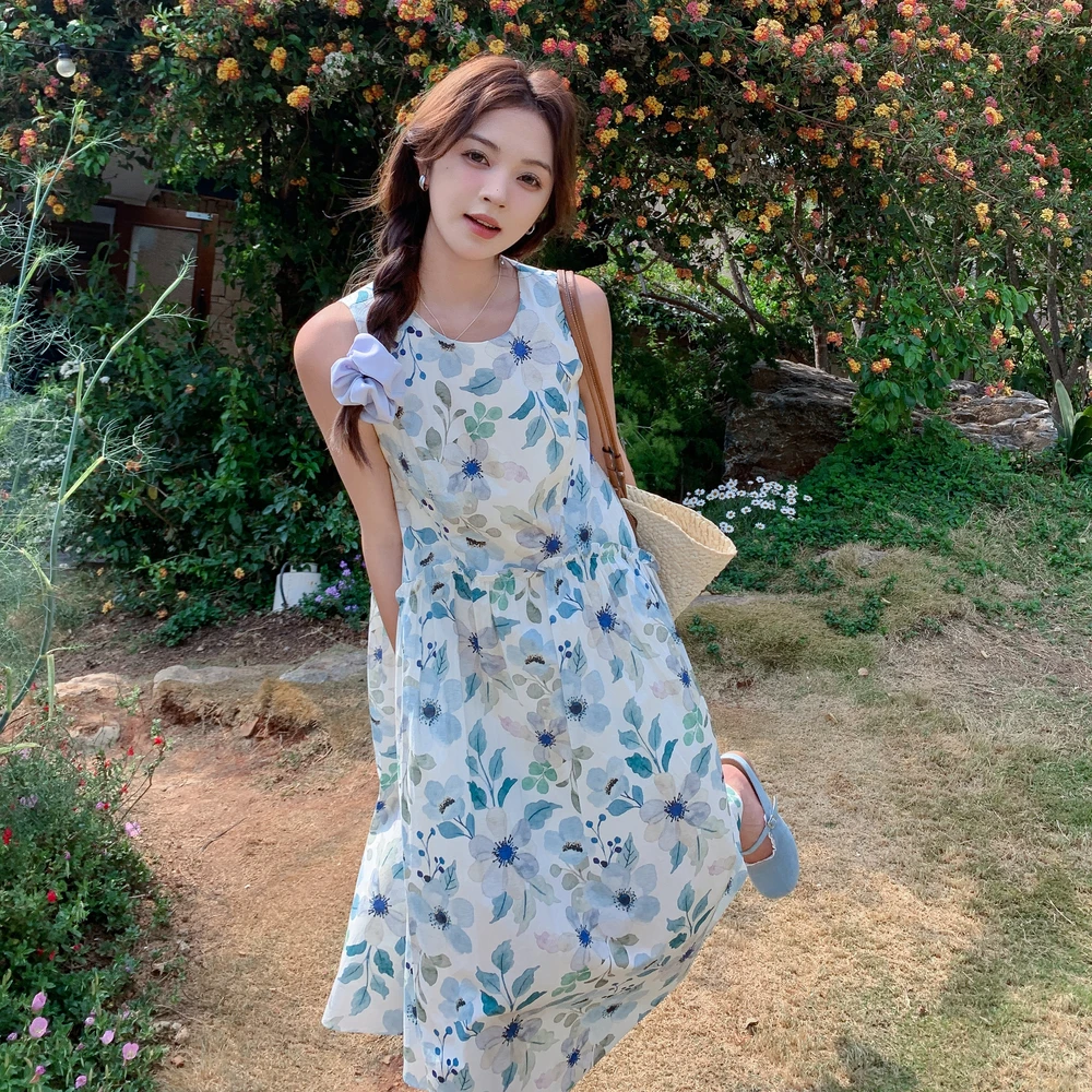 法式浪漫海边度假风印花连衣裙女2025夏季新款绝美超仙碎花吊带裙