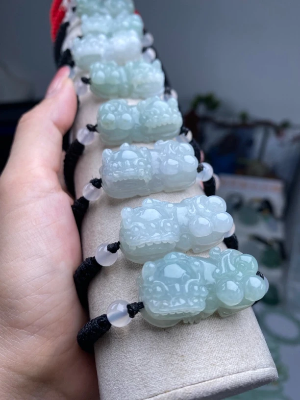天然翡翠中号貔貅多样性发一件