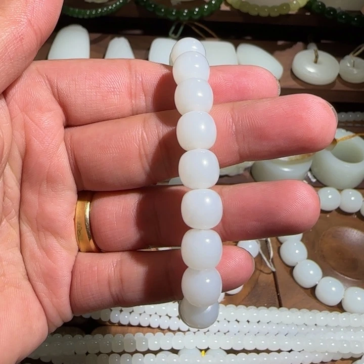 老***孙颈饰未镶嵌和田玉