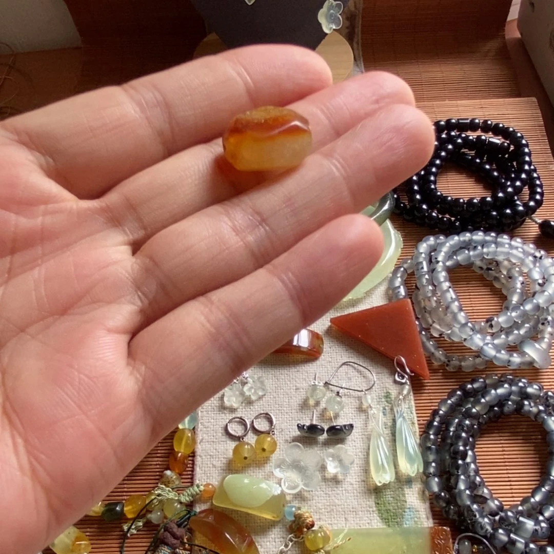 τ***ς蛇纹石玉未镶嵌摆件