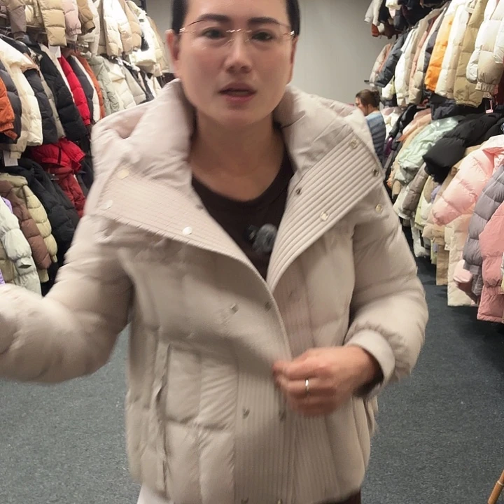 艾雨衣尚羽绒外套