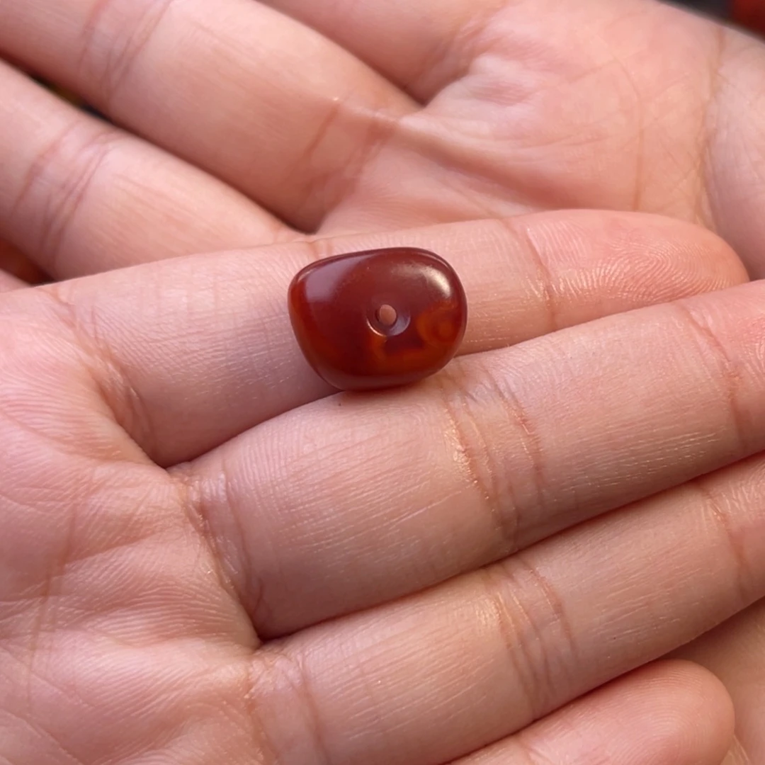 南红玛瑙未镶嵌川料瓦西牛血色藏扣14mm尺寸