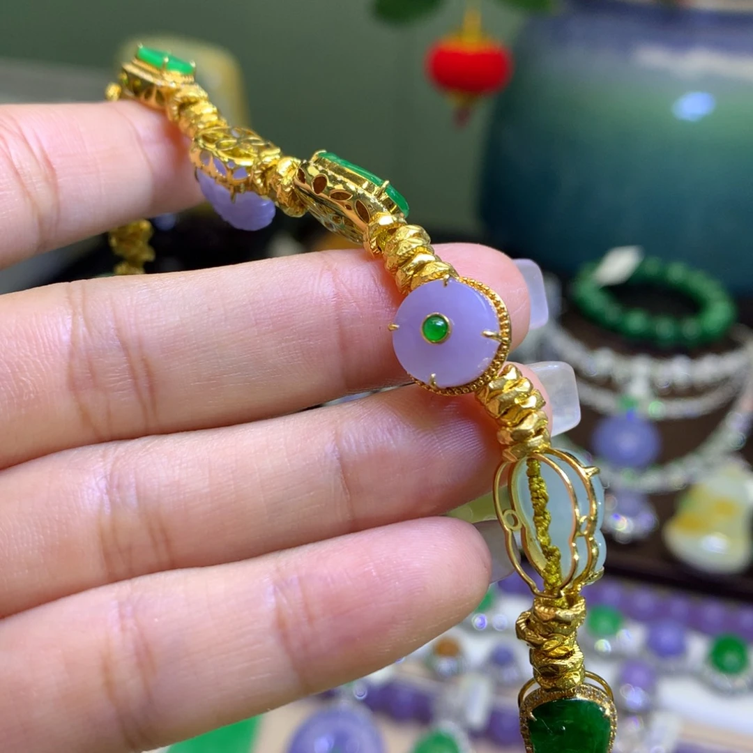 翡翠18K金镶嵌颈饰翡翠吊坠