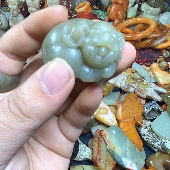 青***漪和田玉未镶嵌挂件