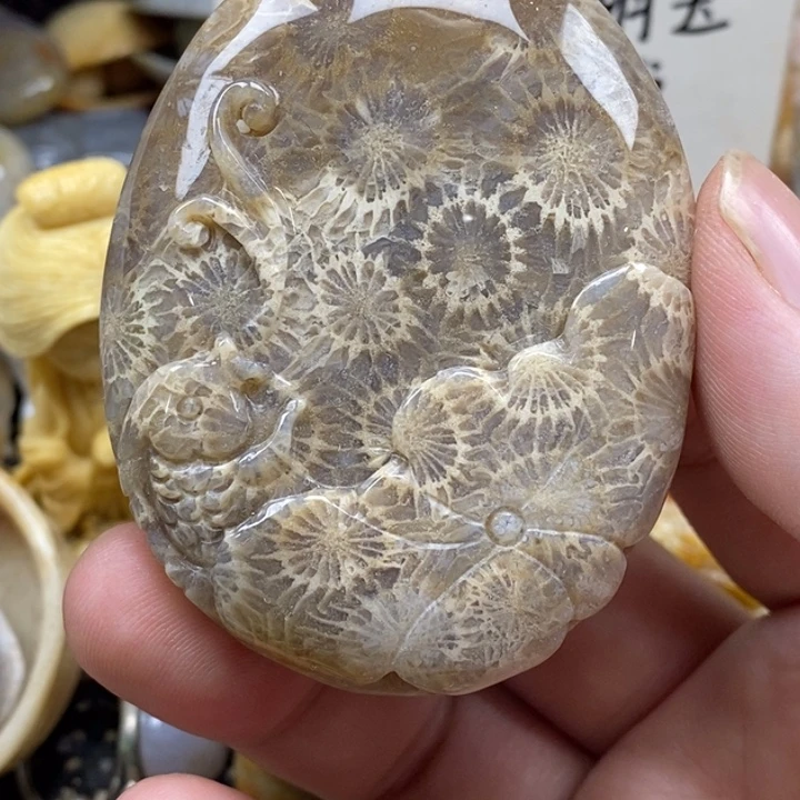 硅化珊瑚（珊瑚玉）未镶嵌颈饰