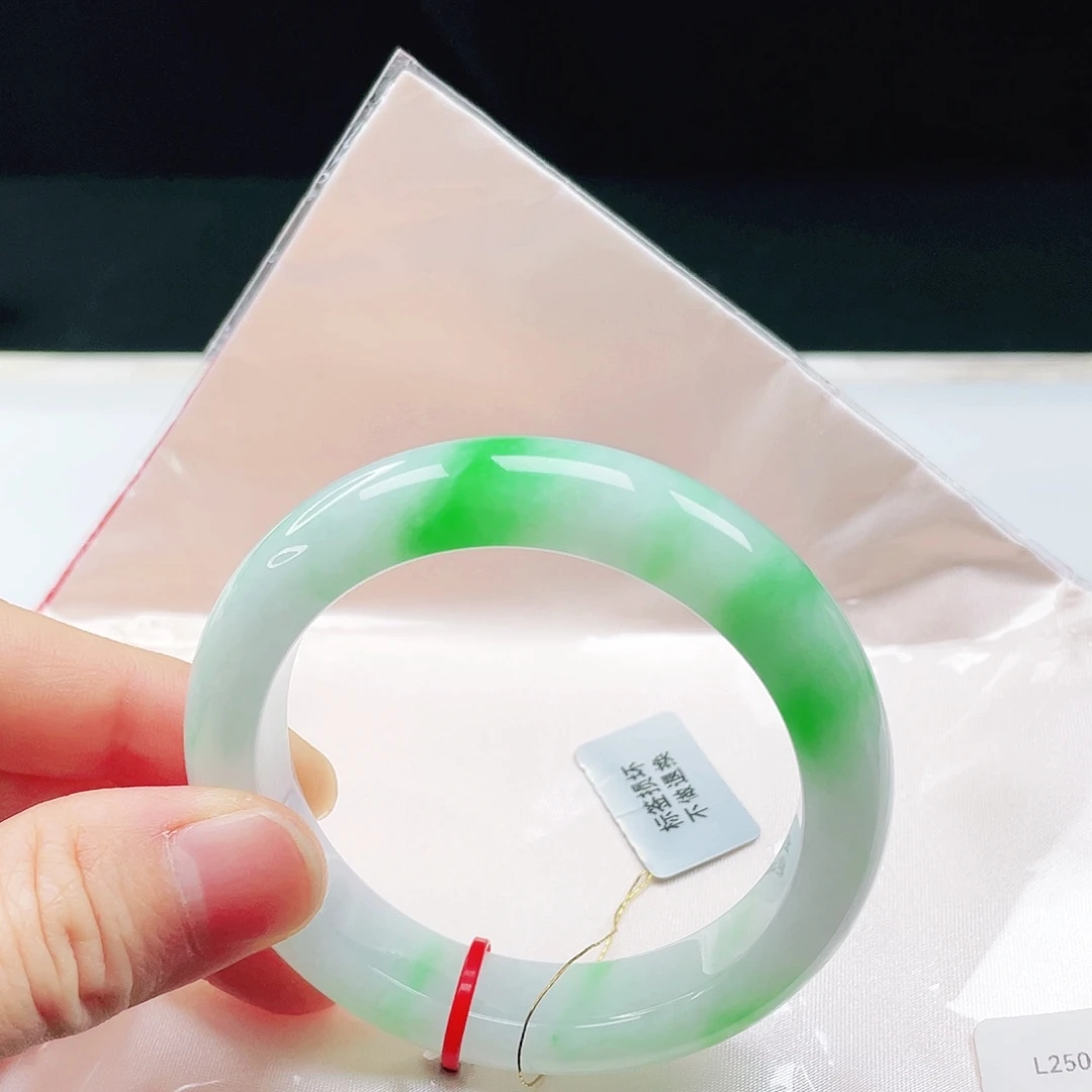 翡翠未镶嵌手镯54圈口