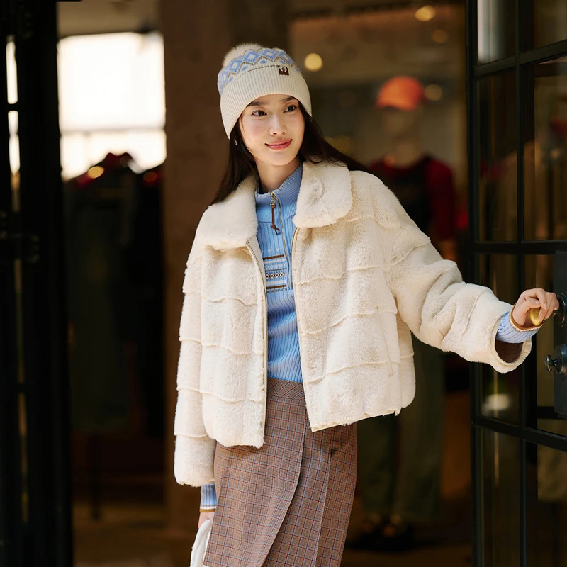 EP雅莹秋冬新款女装 白色毛毛外套 毛领短款毛呢大衣8105A