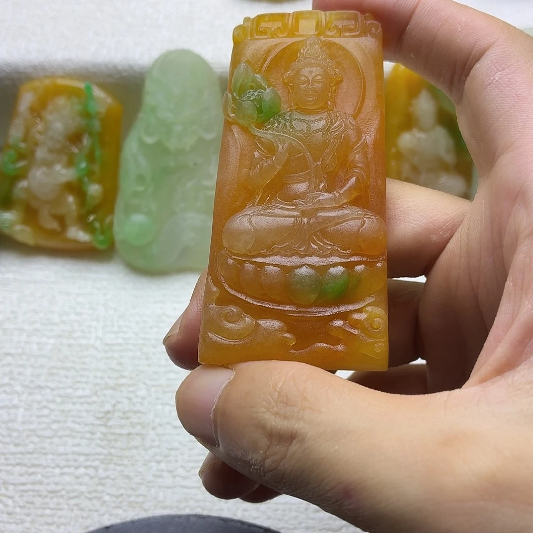 金***到非金属黄佳绿观音挂件一个