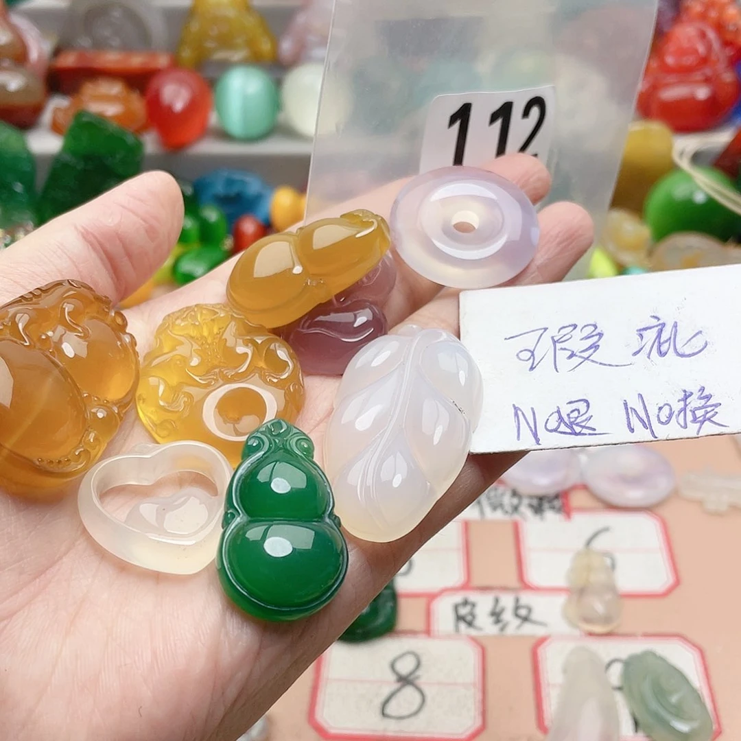 合金颈饰玛瑙/玉髓山***情