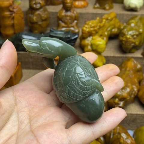 蛇纹石玉未镶嵌颈饰23