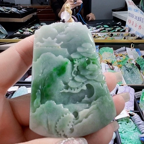颈饰未镶嵌翡翠一个