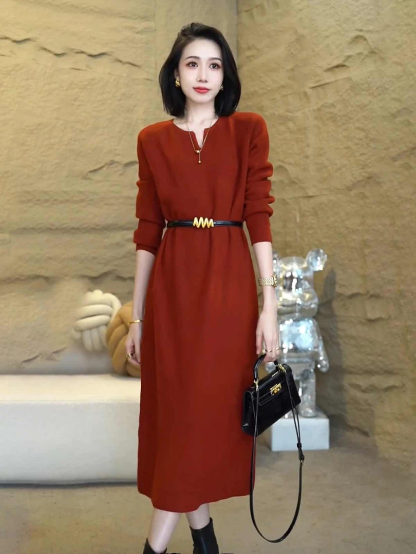 轻奢高级感精致毛衣裙子名媛风秋冬新款气质针织长袖宽松连衣裙女